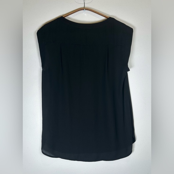 J. Crew Black Sleeveless Blouse. Round Neckline. Size Small. - Picture 2 of 7